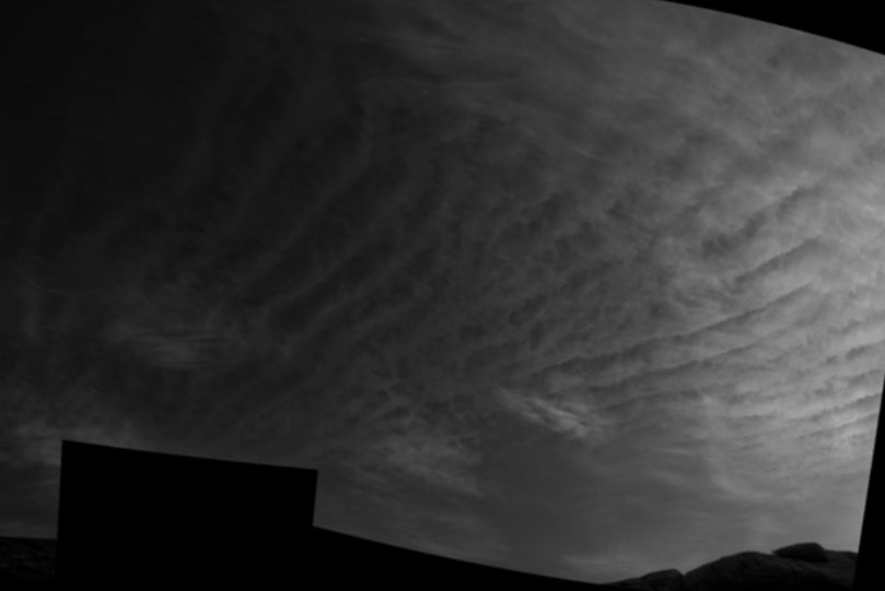 На Марсе цветные облака: их сфотографировал марсоход Curiosity NASA 3