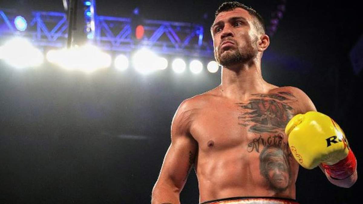 Ломаченко відправив свої олімпійські медалі до Росії: там із них зробили хрестик для його батька