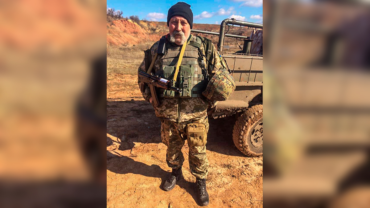 "Батальон осиротел": в зоне ООС под обстрелом погиб военный медик с позывным "Феофан"
