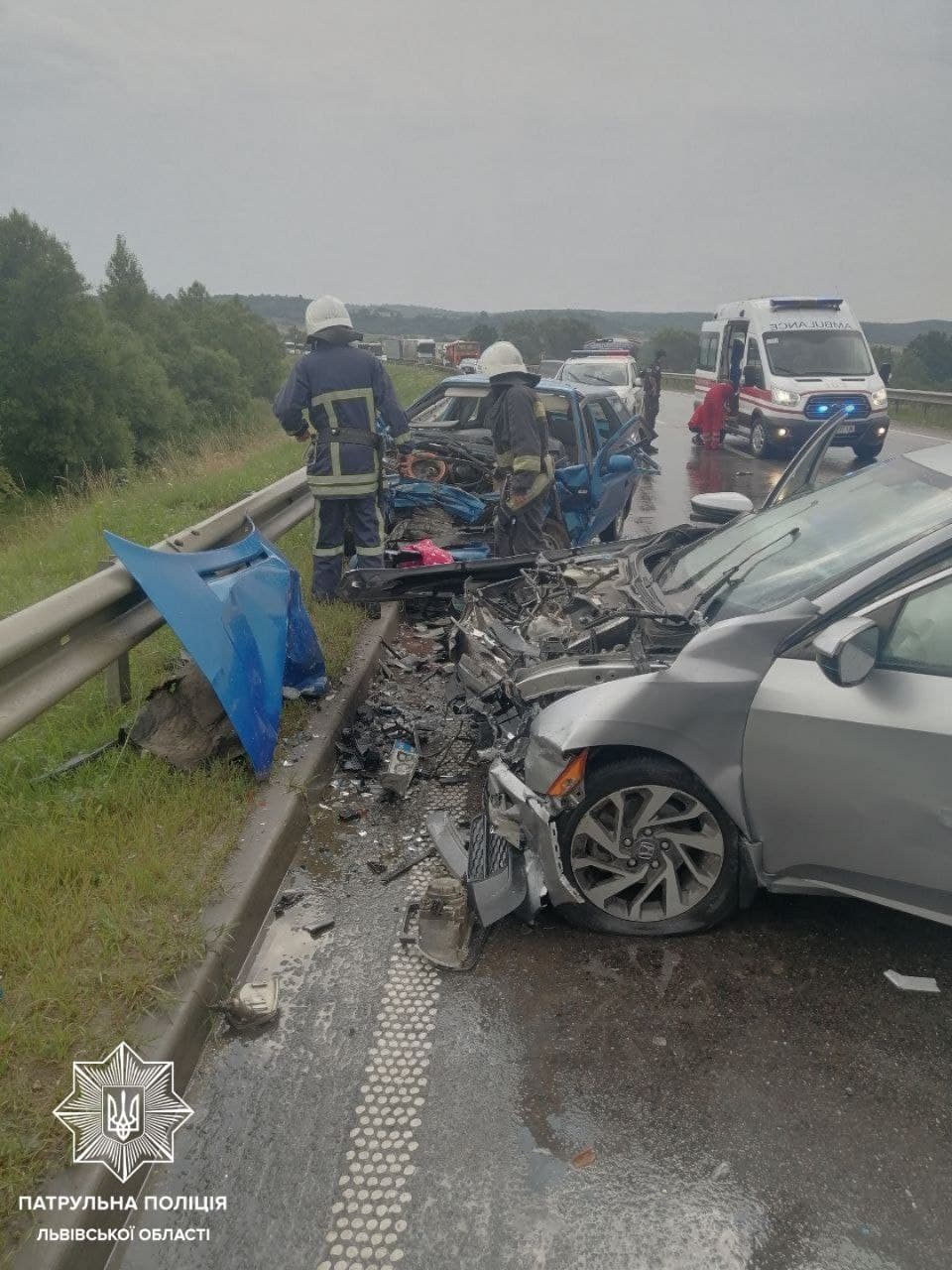 На трассе Киев-Чоп столкнулись два авто: пострадали 6 человек, среди них четверо — дети 2