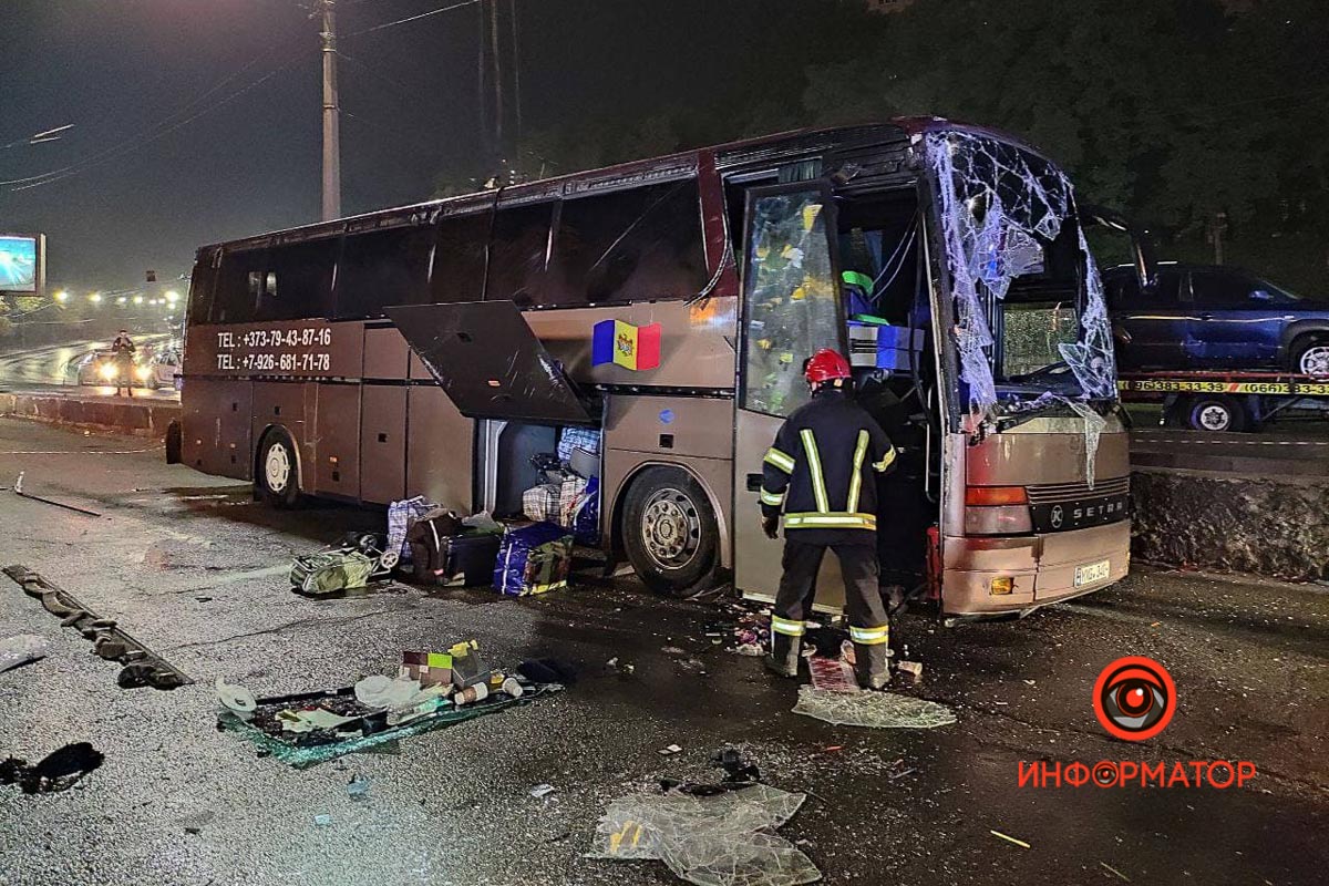 Автобус ехал из Кишинёва в Киев В Киеве перевернулся рейсовый автобус "Кишинёв-Москва": 8 пассажиров забрала скорая, из них трое - дети 8