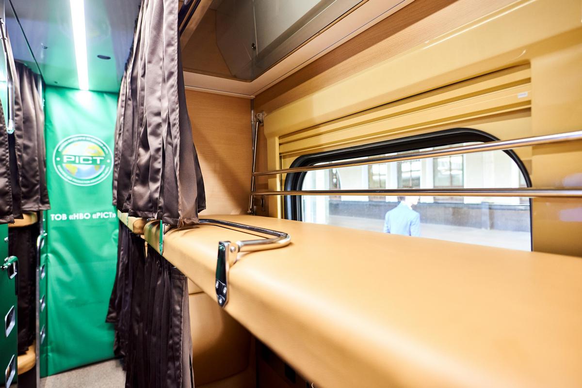 "Укрзалізниця" показала нові сучасні вагони та поїзди: як вони виглядають 5