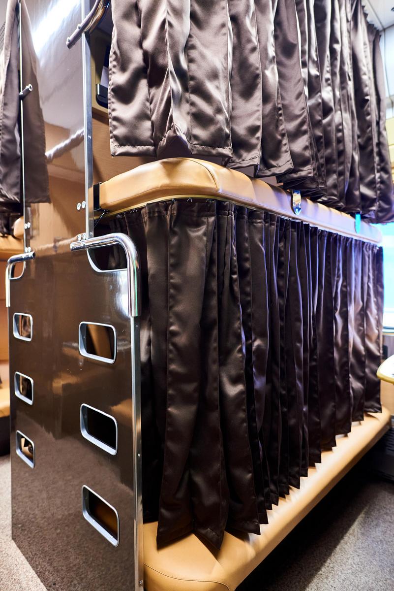 "Укрзалізниця" показала нові сучасні вагони та поїзди: як вони виглядають 6