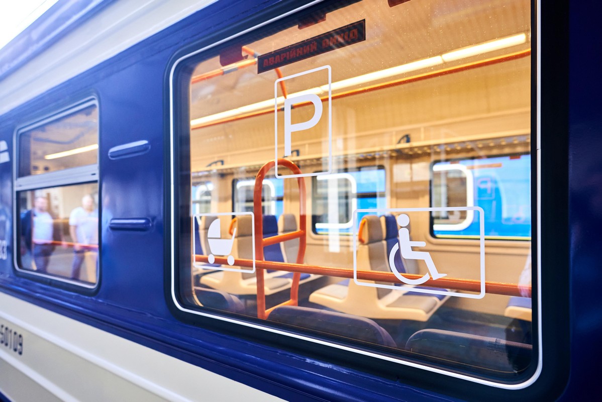 "Укрзалізниця" показала нові сучасні вагони та поїзди: як вони виглядають 16