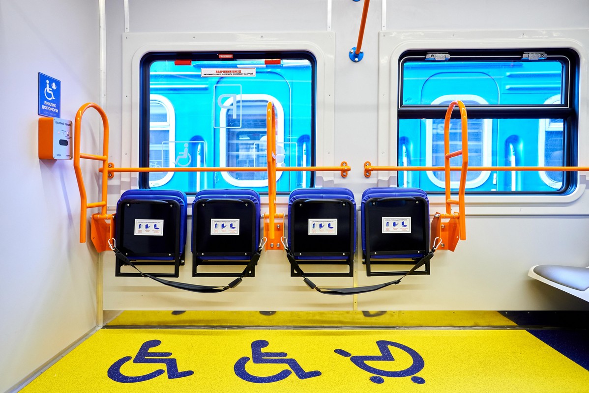 "Укрзалізниця" показала нові сучасні вагони та поїзди: як вони виглядають 18