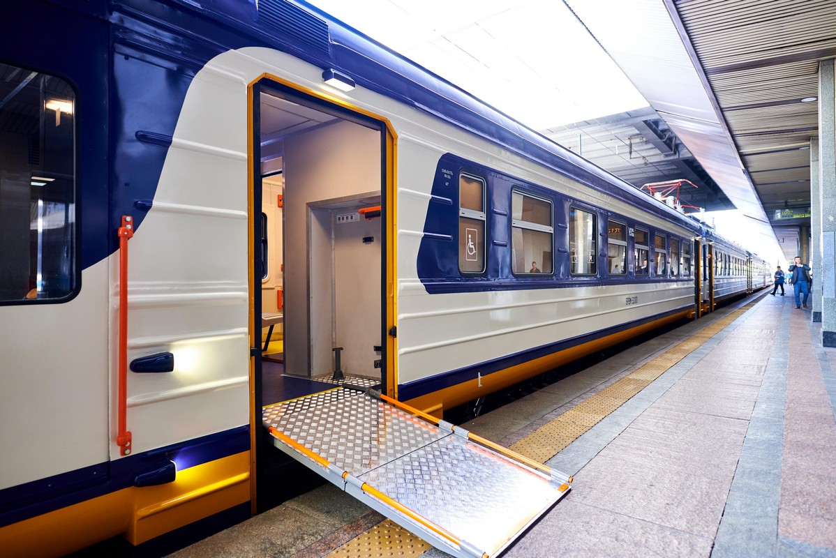 "Укрзалізниця" показала нові сучасні вагони та поїзди: як вони виглядають 19