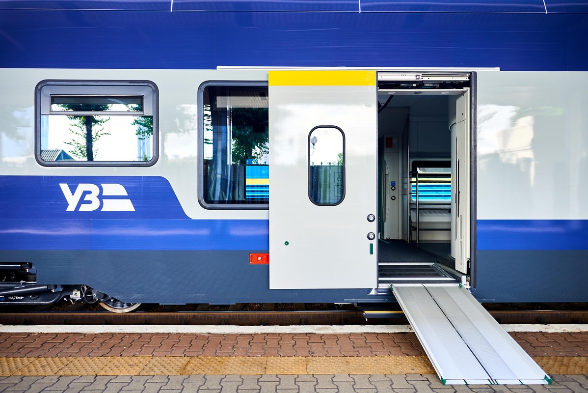 "Укрзалізниця" показала нові сучасні вагони та поїзди: як вони виглядають 23