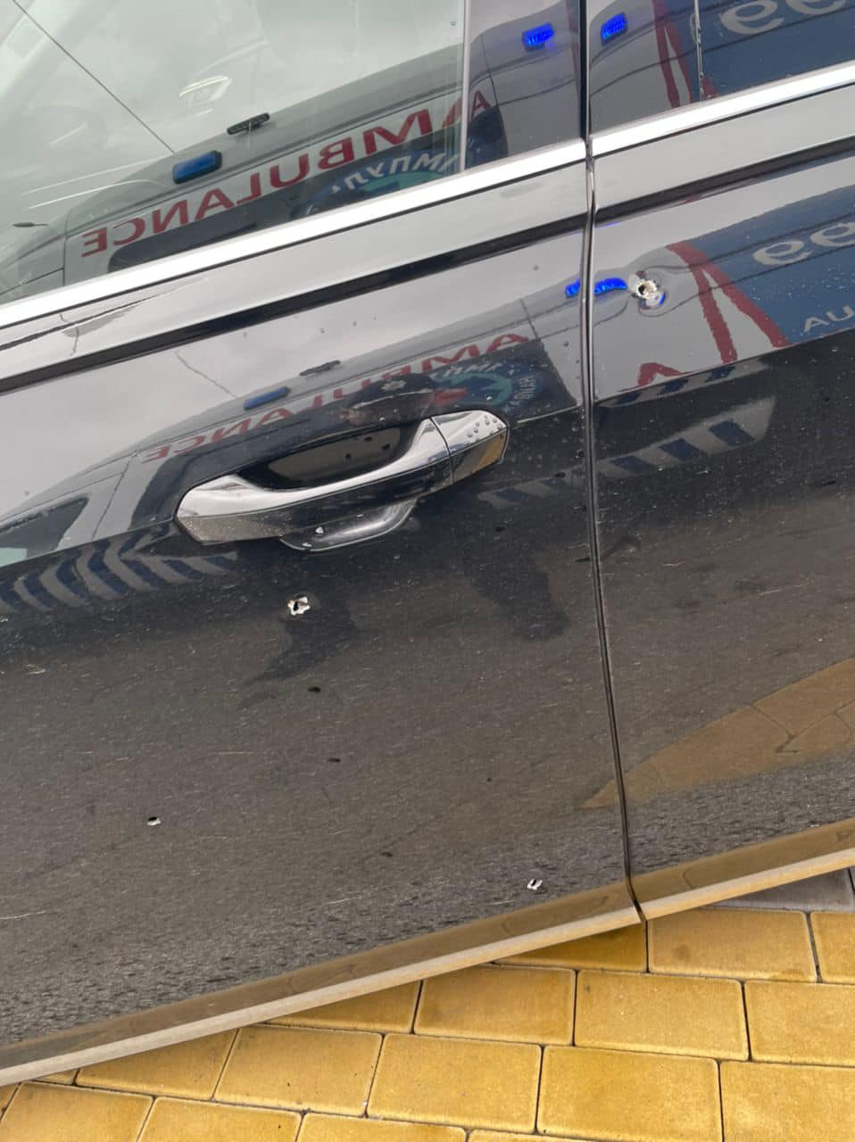 Выпустили 10 пуль, ранен водитель: подробности обстрела автомобиля Сергея Шефира 4