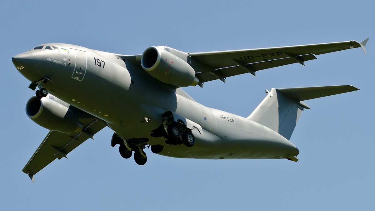 В Украине построят три самолёта Ан-178 без российских комплектующих