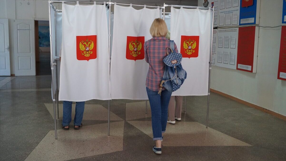 СНБО наложил санкции за организацию выборов в Крыму и ОРДЛО: в списке более двух сотен человек