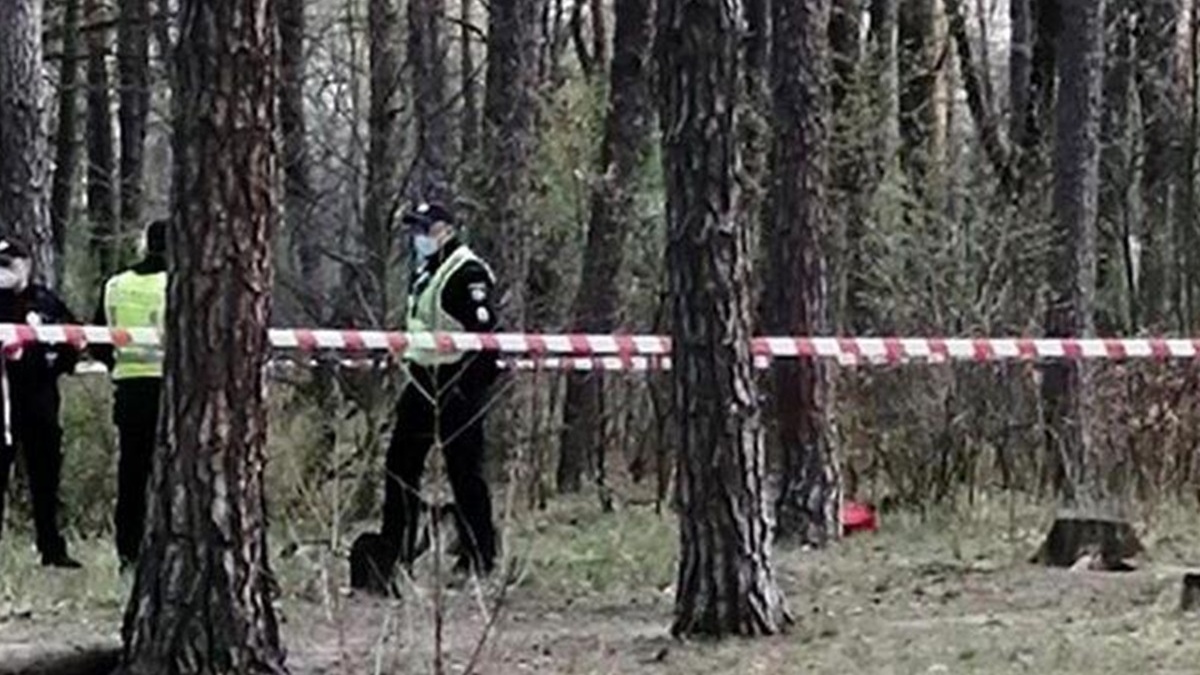Під Черніговом чоловік зарізав приятеля, замотав тіло в поліетилен і кинув в лісосмузі