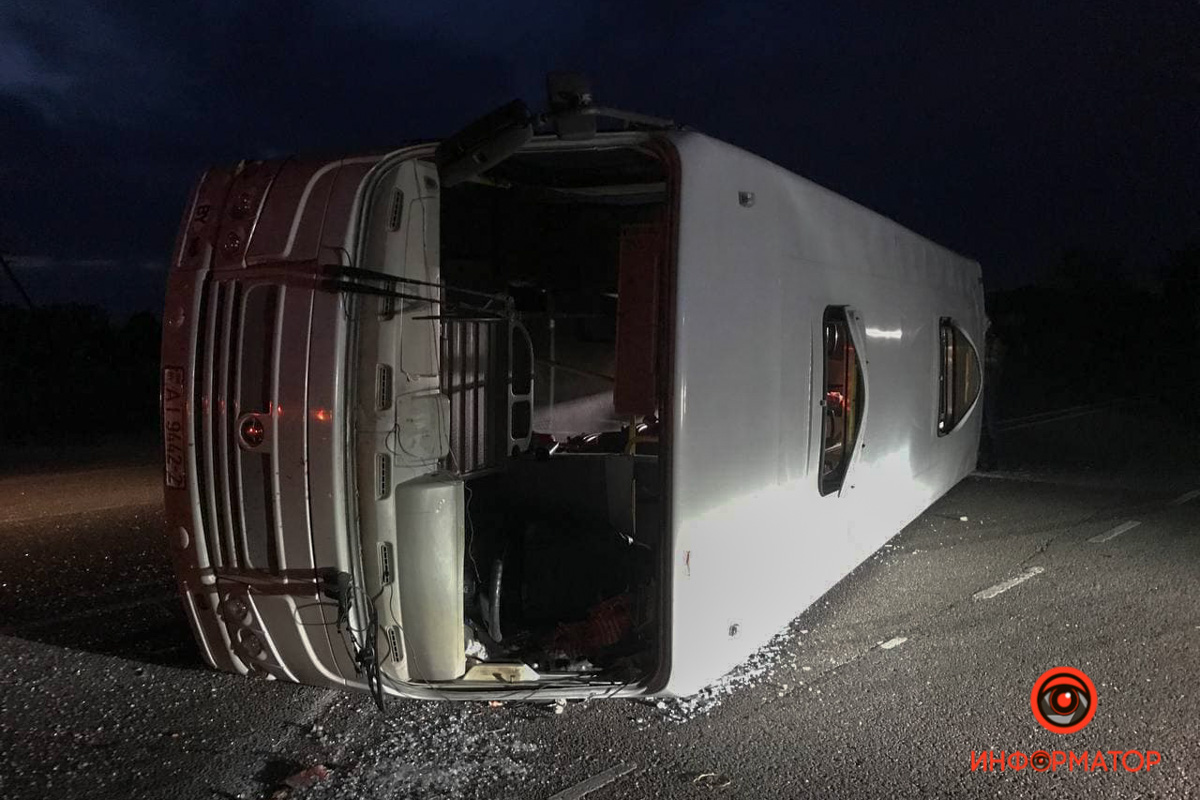 В Обухові перекинувся автобус з пасажирами з Білорусі: 6 осіб забрала швидка 2