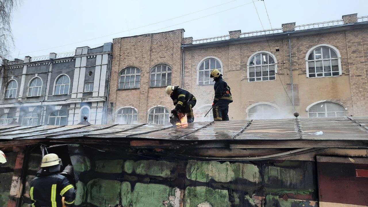 В Харькове горит Благовещенский собор: подробности и видео с места 14