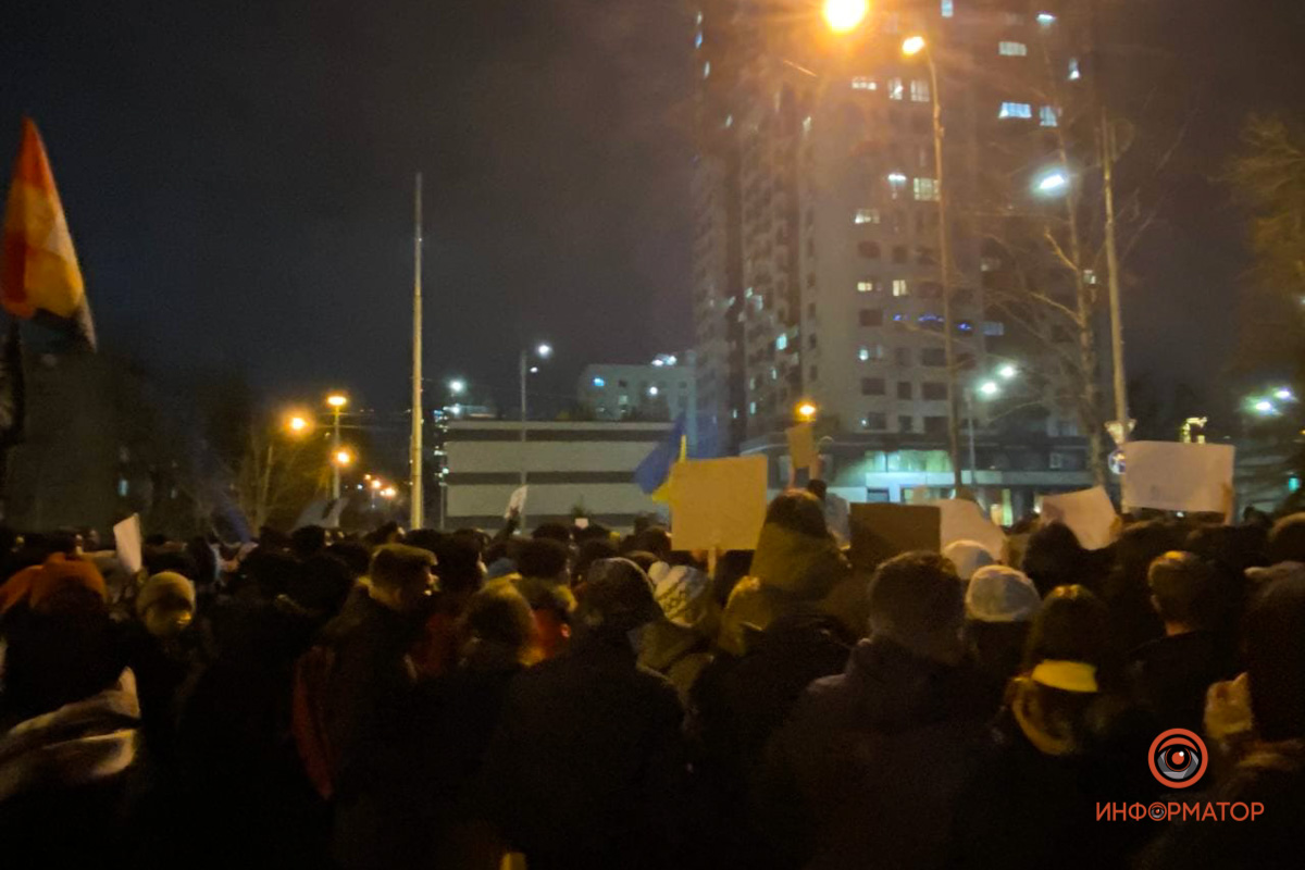 Акція під телеканалом НАШ: що вимагали мітингувальники 7