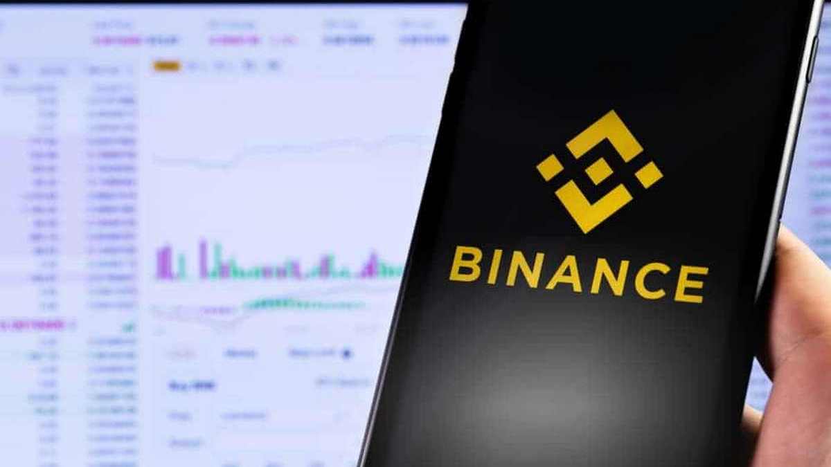 Криптобиржа Binance запретила российским пользователям выводить деньги в любые банки