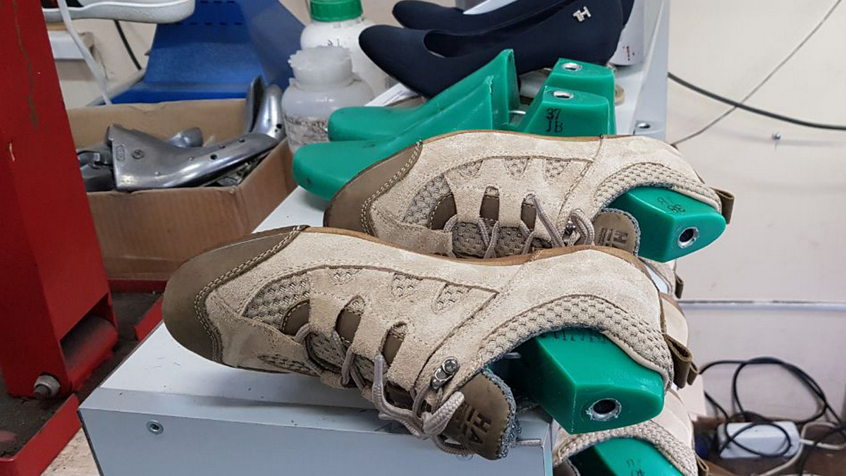 «Война учит»: жительница Запорожья перестроила мастерскую в цех по ...