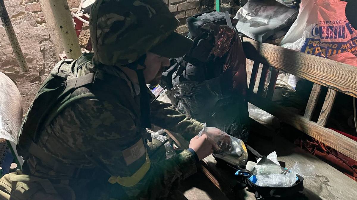Был гражданским, а стал военным медиком. История харьковского преподавателя, теперь воюющего на передовых рубежах