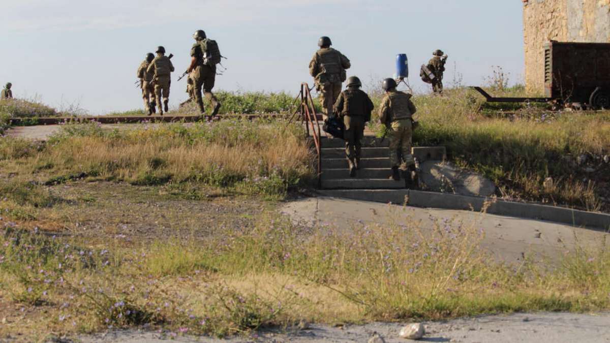Канада отправляет более 200 инструкторов для обучения украинских бойцов