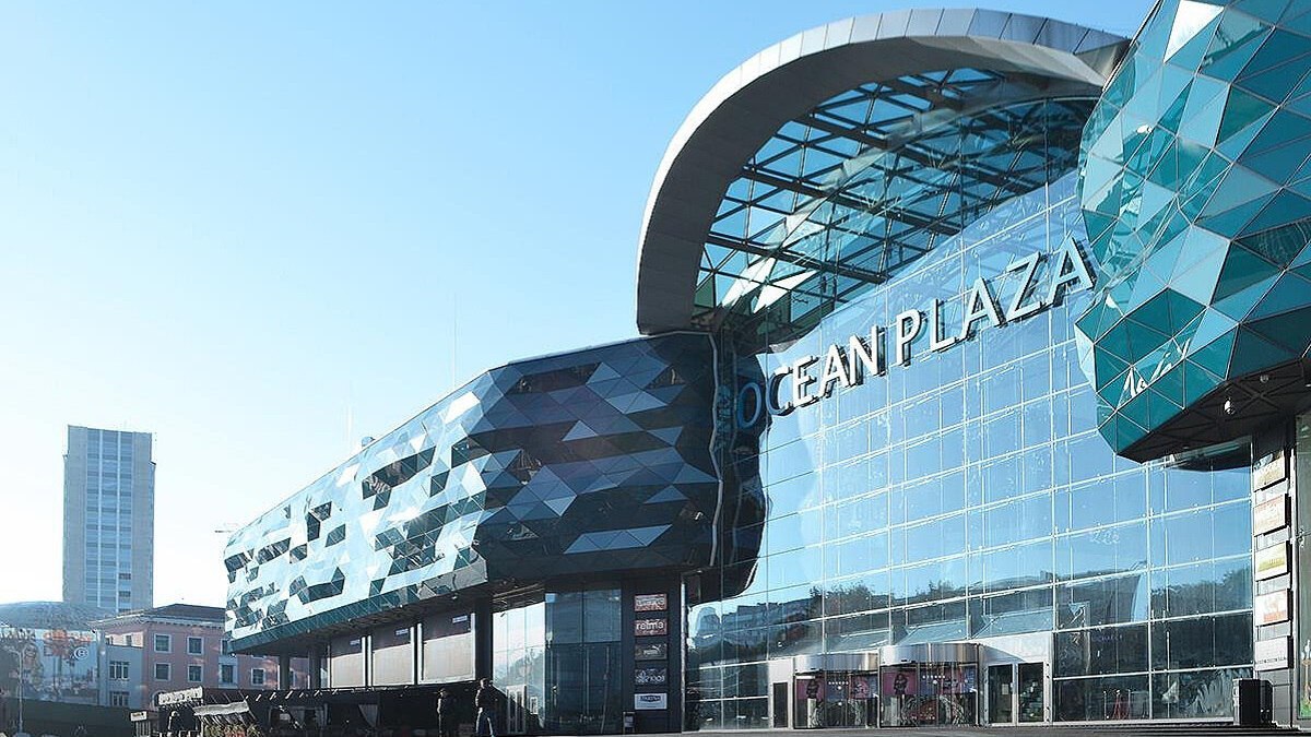 Печерский суд Киева снял арест с Ocean Plaza: при чём здесь российский олигарх