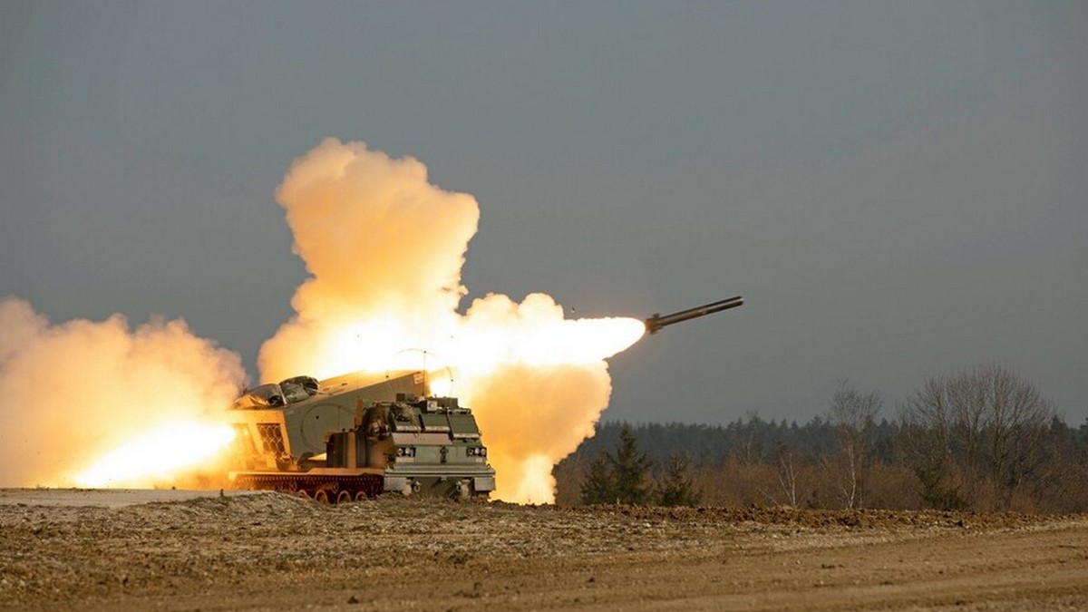 Україна отримає 18 нових HIMARS від США, але на це підуть роки — Bloomberg