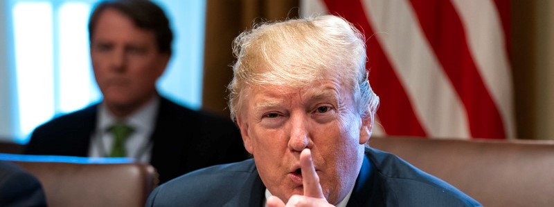 Дональд Трамп распорядился проверить компании Google и Facebook, - СМИ