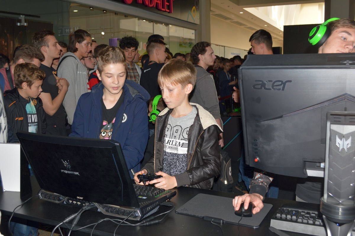 Юные киберспортсмены