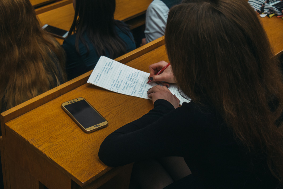 Гинзбург хочет организовать что-то вроде школы, но не с простыми преподавателями и подачей стандартных знаний