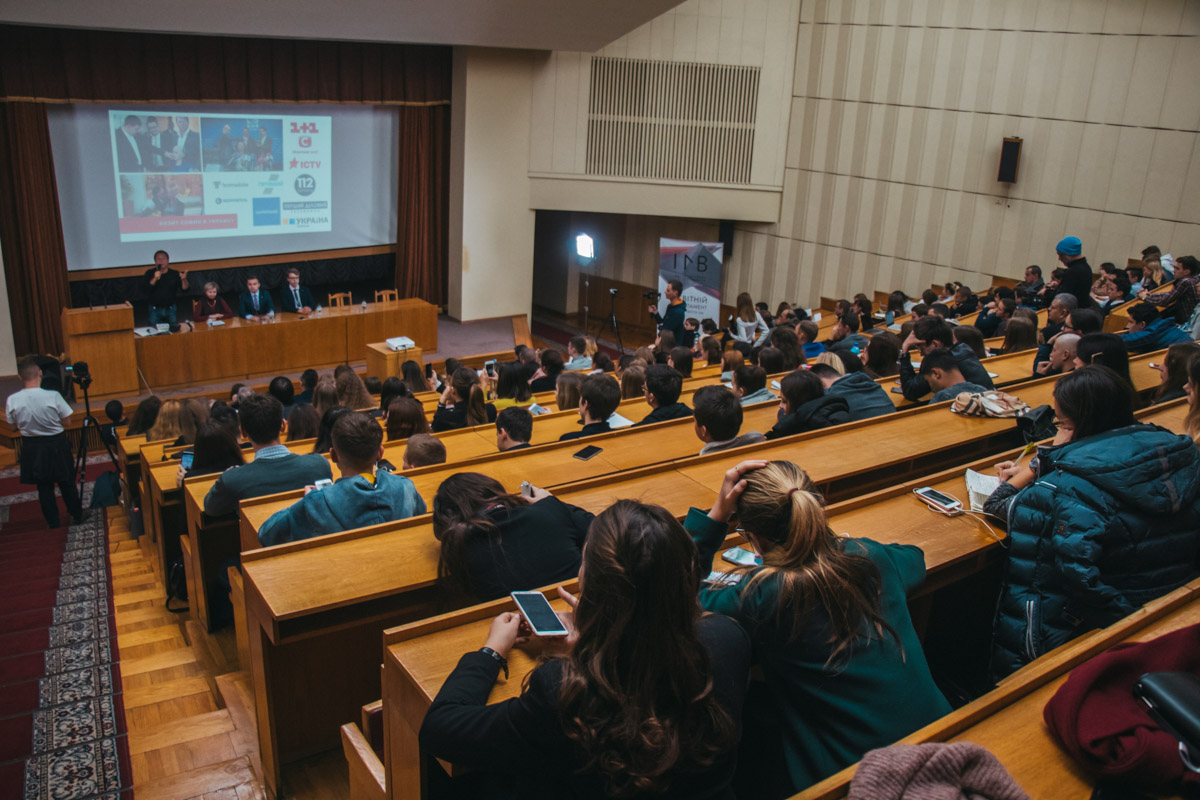 Марк хочет, чтобы в школе обучали преподаватели из Гарварда и люди, которые закончили Harvard business club