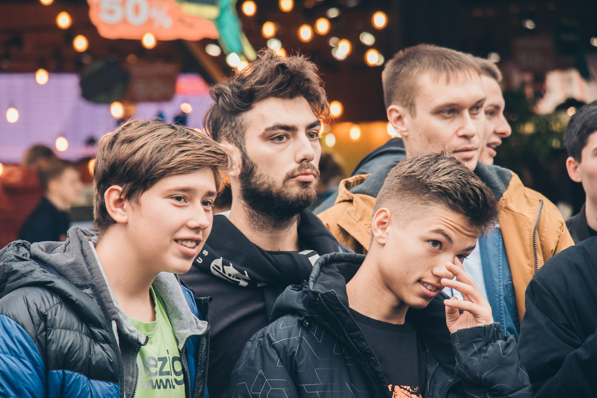 Чтобы поиграть, собралась очередь