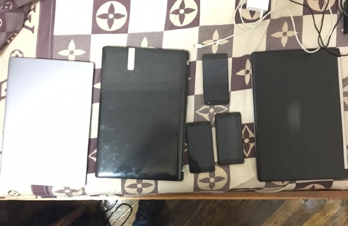 Изъятые у хакера вещи