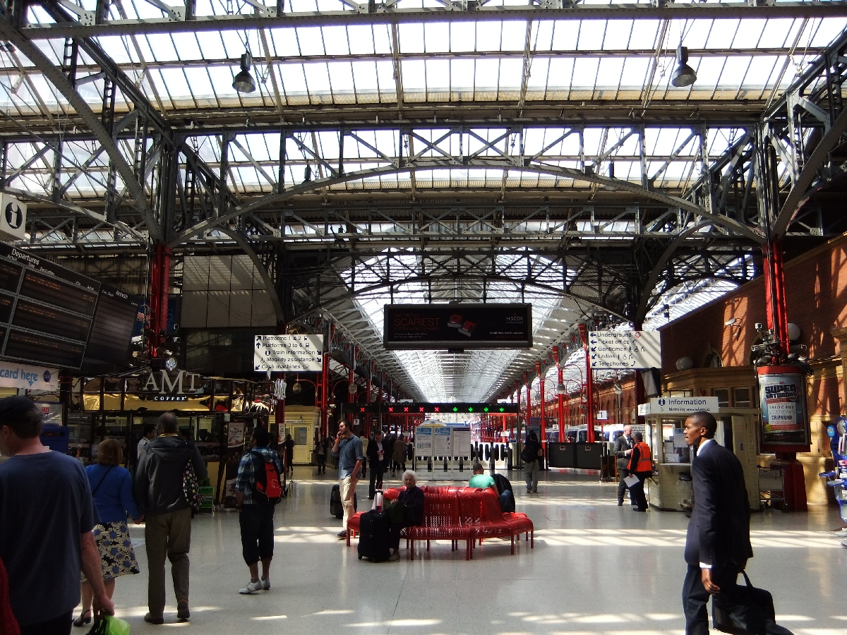 На Мэрилебон ежедневно бывает около 60 тысяч человек