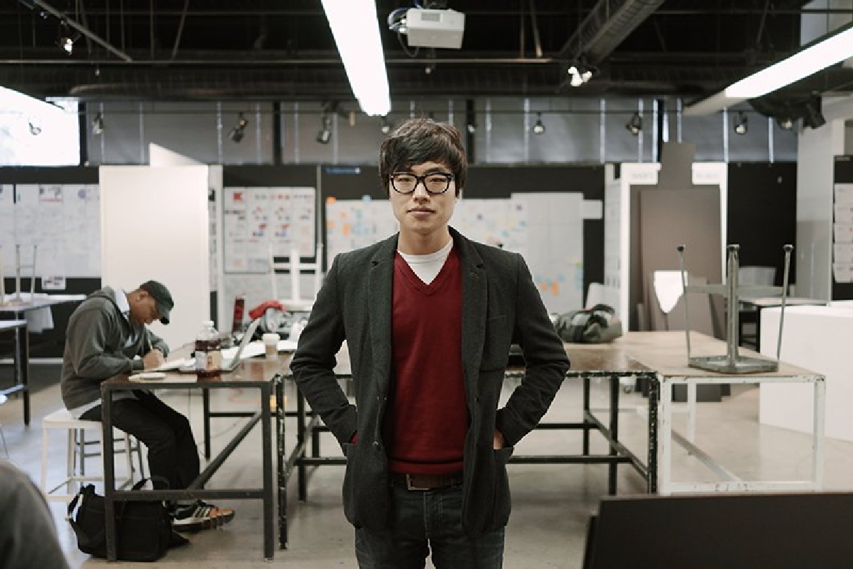 Переход Кима связан с возвращением в Apple несколько месяцев назад старшего автоинженера Tesla, Дага Филда