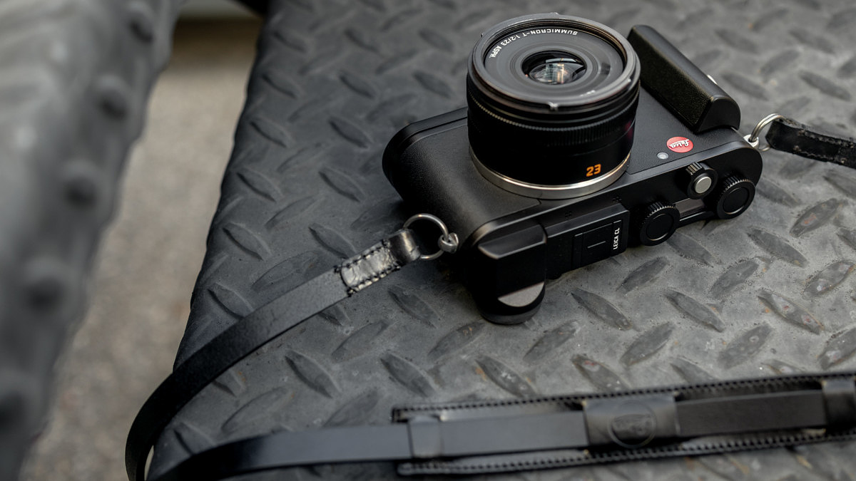 Модель Leica CL Street Kit предназначена для уличных фотографов