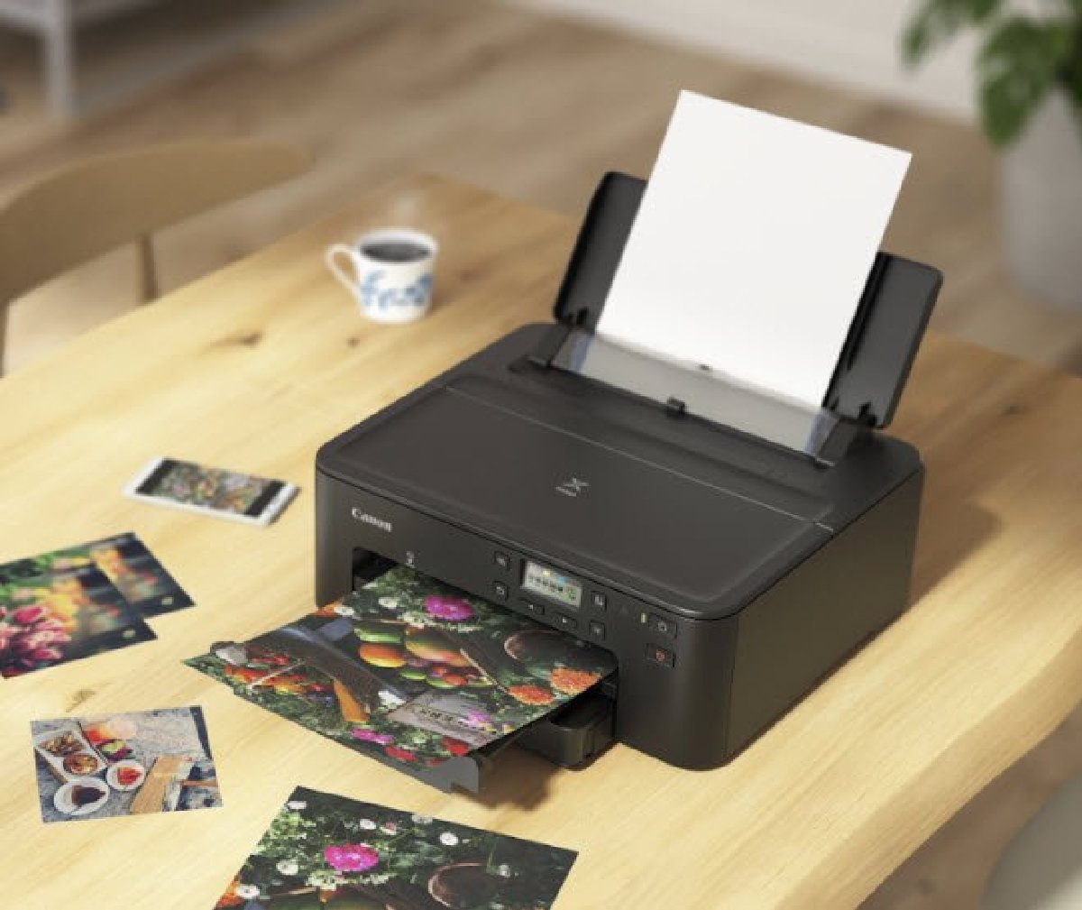 В принтере предусмотрена система звуковых уведомлений о состоянии и уровне чернил