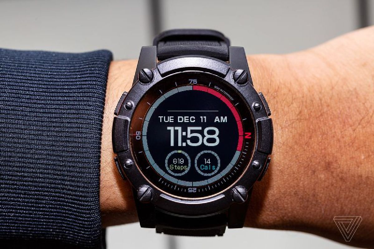 Главной особенностью часов является способность заряжаться от тепла человеческого тела и солнца