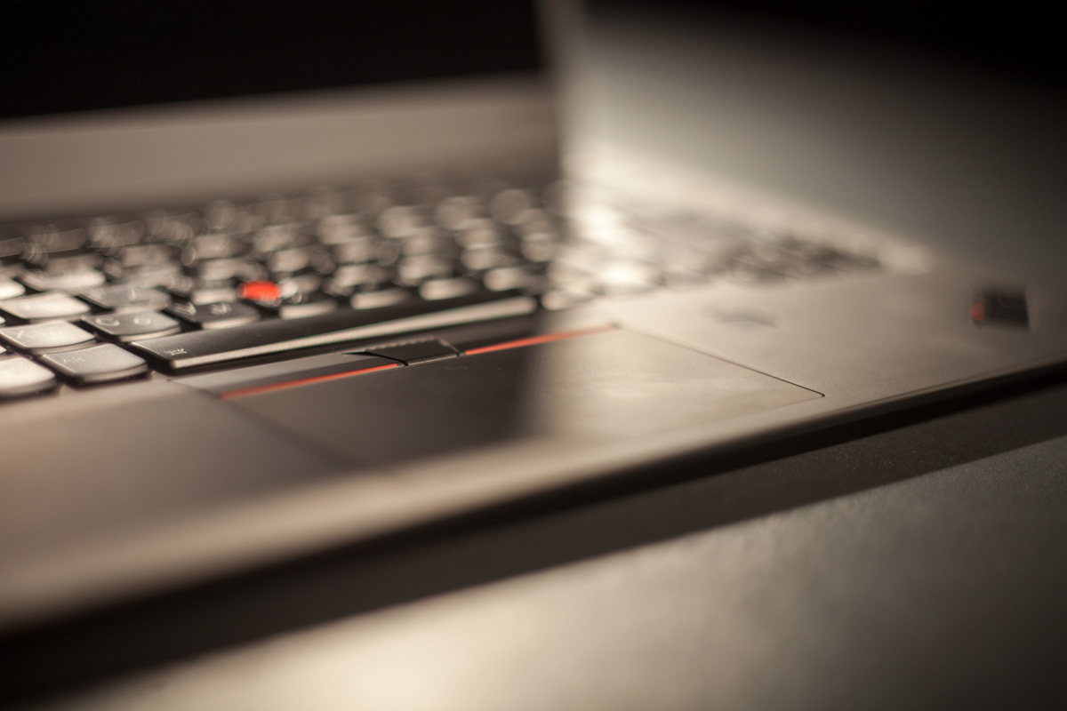 Тачпад у Lenovo X1 Carbon быстро реагирует на касания