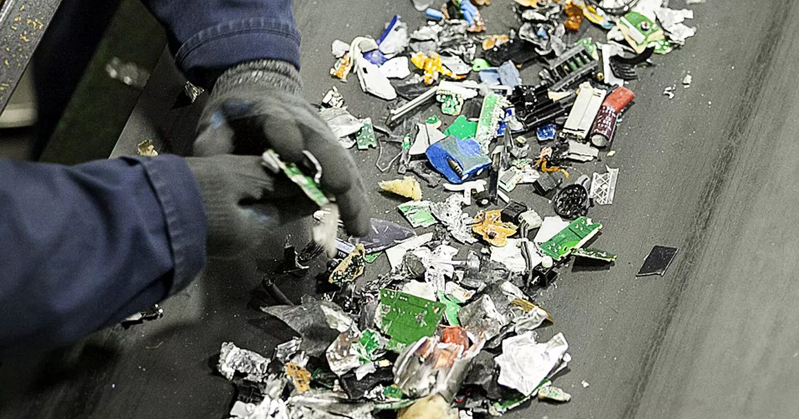 Медали для Олимпиады в Токио изготовят из переработанной электроники