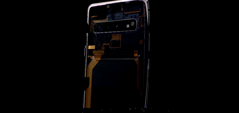 И даже заинтриговали новым смартфоном Samsung 5G