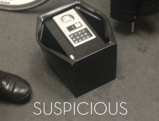 Черный кейс с копией Watch_Dogs