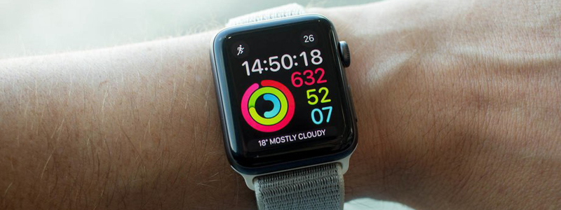 На Apple подали в суд из-за вздувшейся батареи в Apple Watch