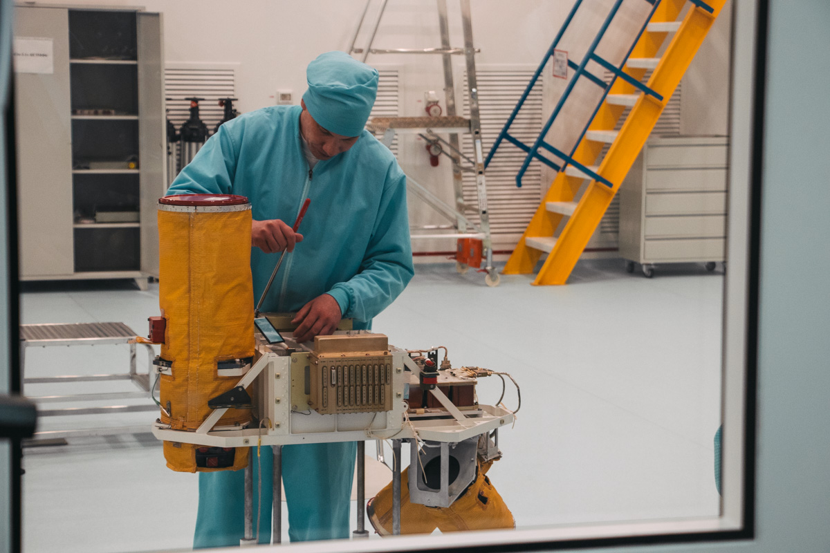 Оптическое оборудование спутника СИЧ-2-1 имеет разрешение 8 метров на пиксель с высоты 668 километров