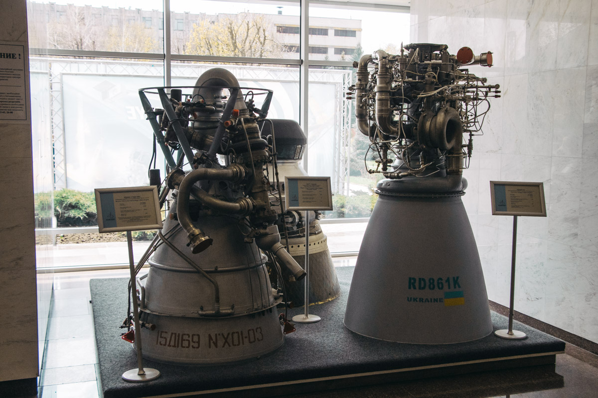 Жидкостные ракетные двигатели, в которых используются данные детали