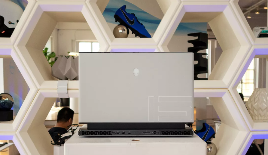 Alienware m15 Creators Edition