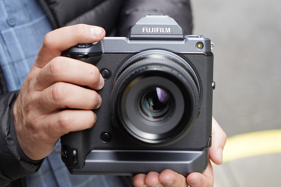 Общий вид на новенький Fujifilm GFX 100