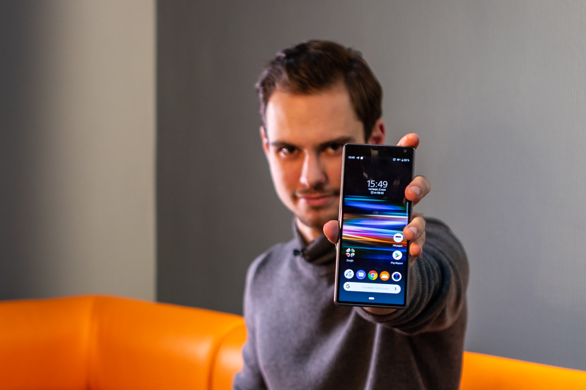 Sony Xpreria 10 хорош по дизайну, но не по железу