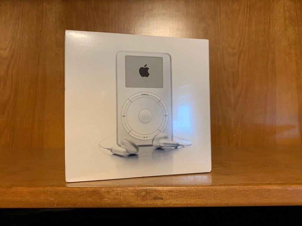 Почти $20 000 просят за первый iPod, который еще не распаковывали