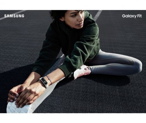 Фитнес-браслет Samsung Galaxy Fit вышел на украинский рынок