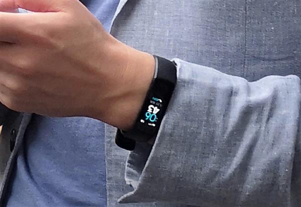 Стали известны подробности о Honor Band 5