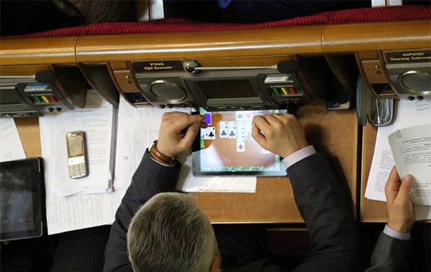 Депутаты, не надо так