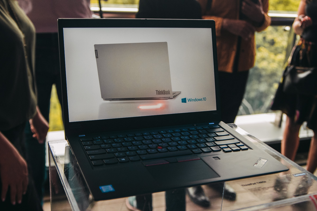 ThinkPad T490s